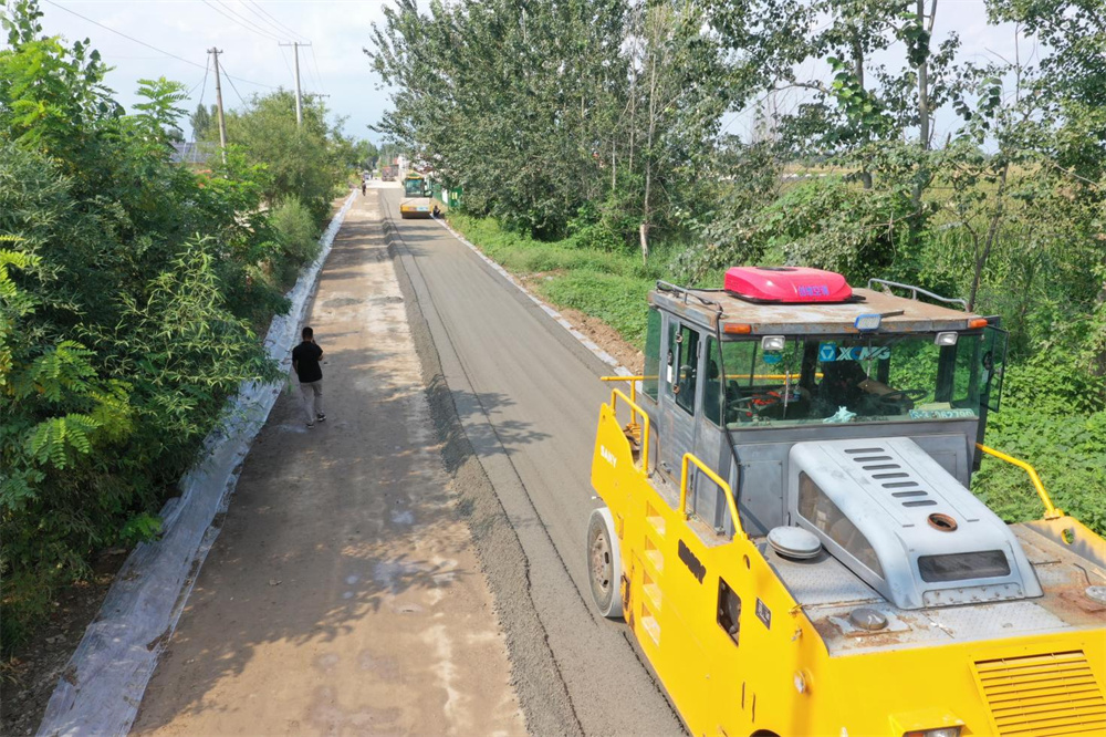 南皮縣道路改造施工現場。靳東凱攝