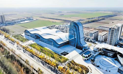 图为航拍的衡水市桃城区中湖数字产业园。园区内现代化建筑错落分布，数字产业发展载体加快集聚。工行衡水分行主动对接园区企业、创新金融服务方式，为数字企业发展提供有力金融支持。贾涵泽摄