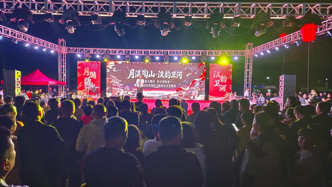 造星大舞台活動現場。郝立翠攝