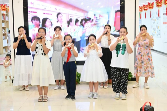 襄都区龙泉小学特色课程现场。何方摄